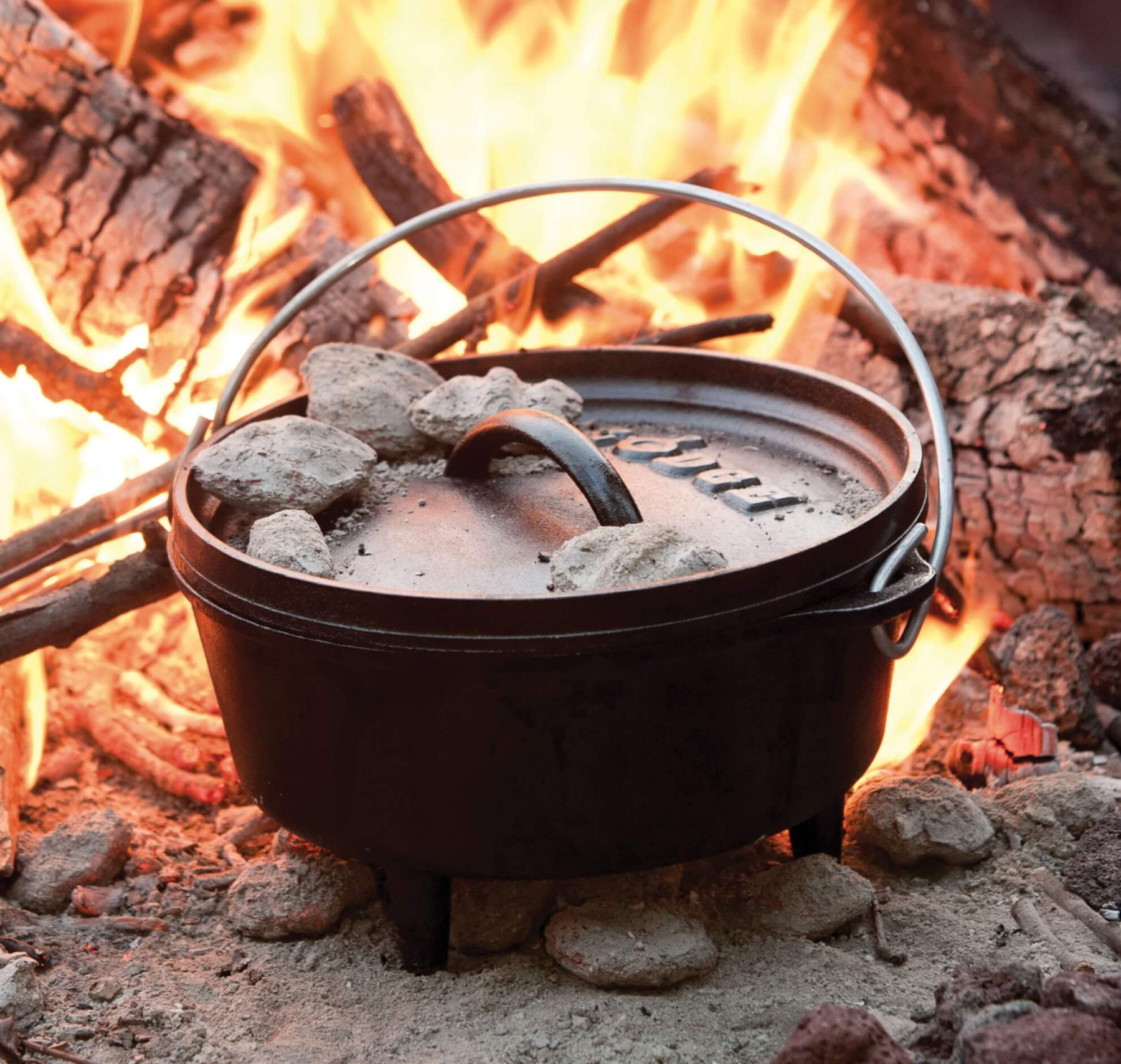 Lodge Dutch Oven 14"